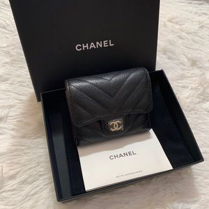 Chanel caviar compact Wallet.